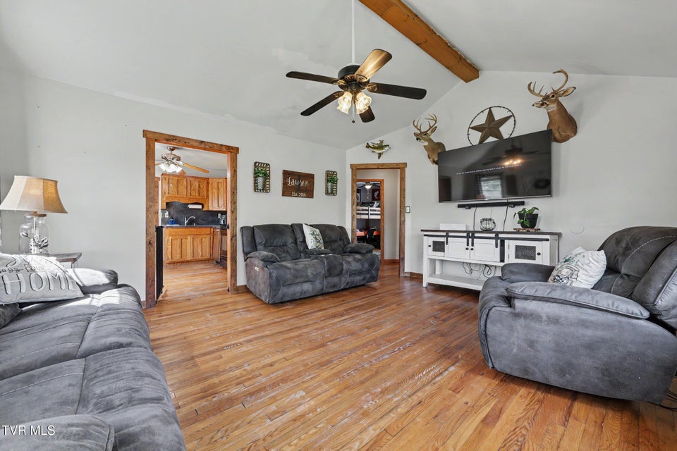 Photo #10: 820 Edison Street