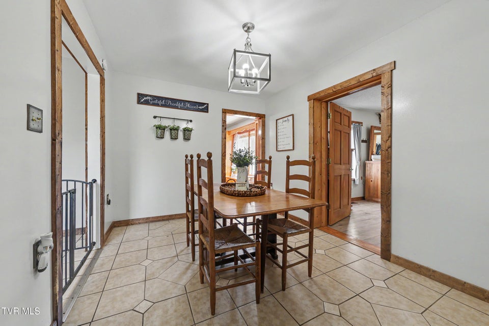 Photo #16: 820 Edison Street