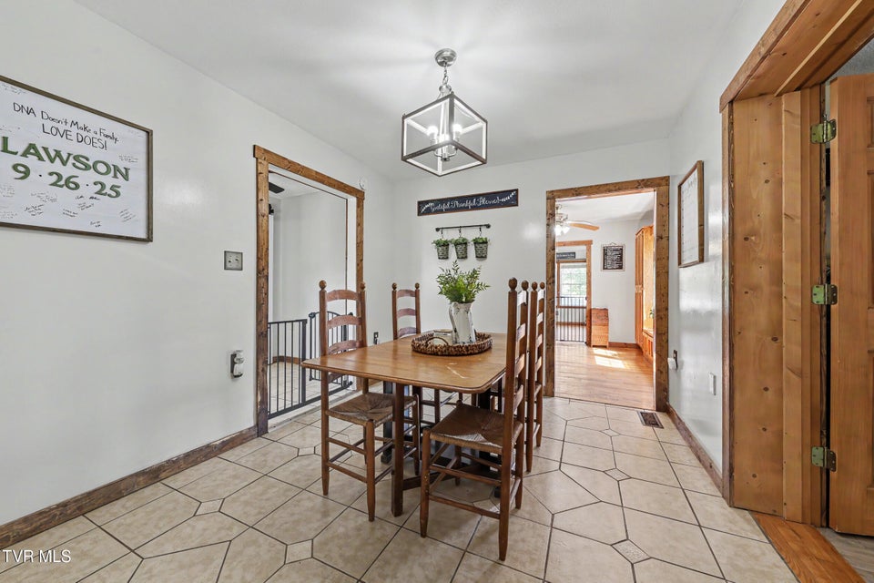 Photo #18: 820 Edison Street