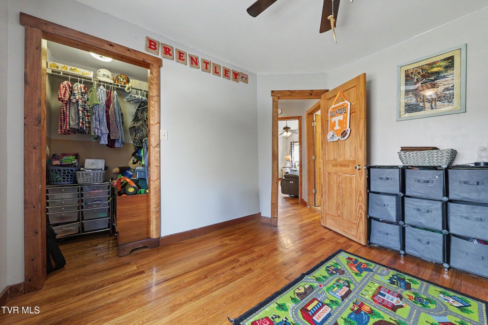 Photo #30: 820 Edison Street