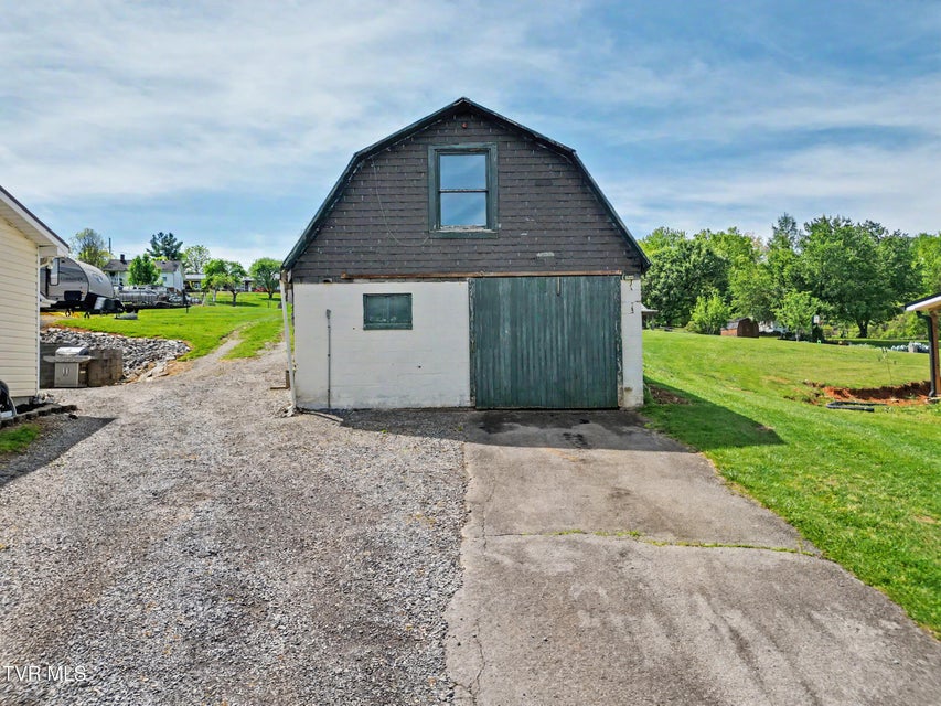 Photo #36: 820 Edison Street