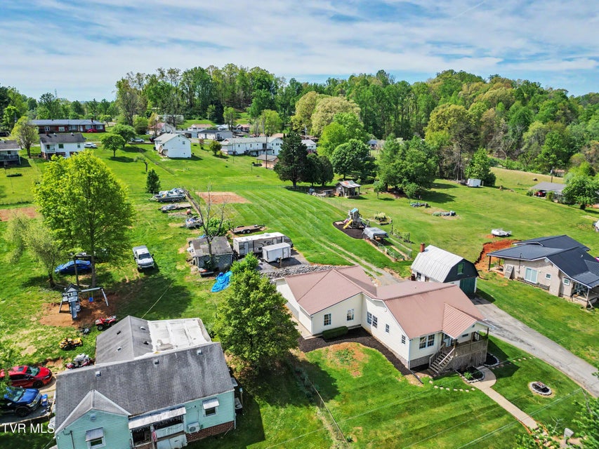 Photo #40: 820 Edison Street