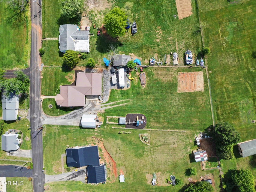 Photo #41: 820 Edison Street