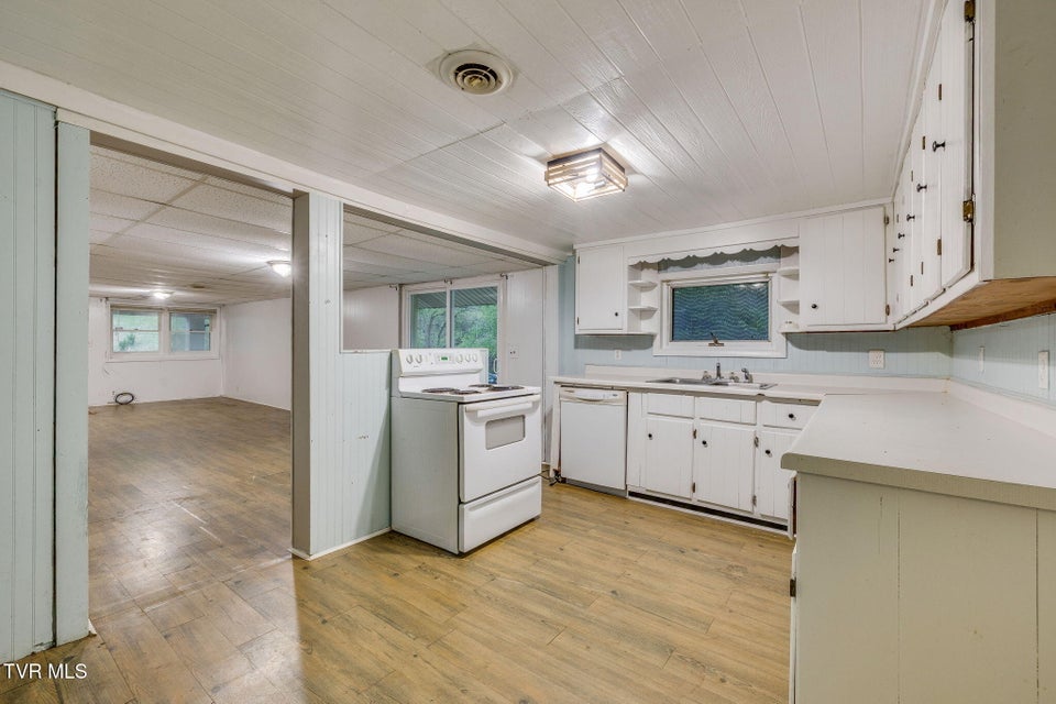 Photo #18: 212 Weaver Hill Road