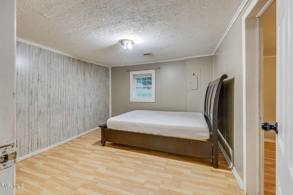 Photo #23: 212 Weaver Hill Road