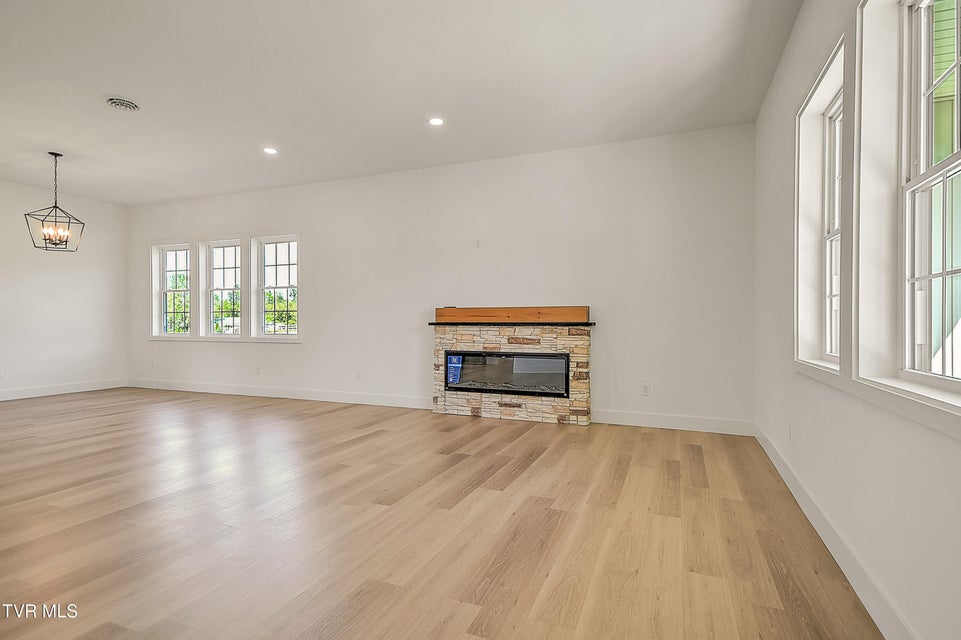 Photo #8: 137 Crestview Drive