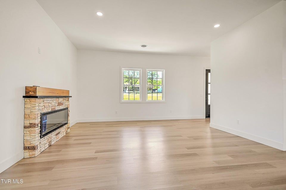 Photo #13: 137 Crestview Drive