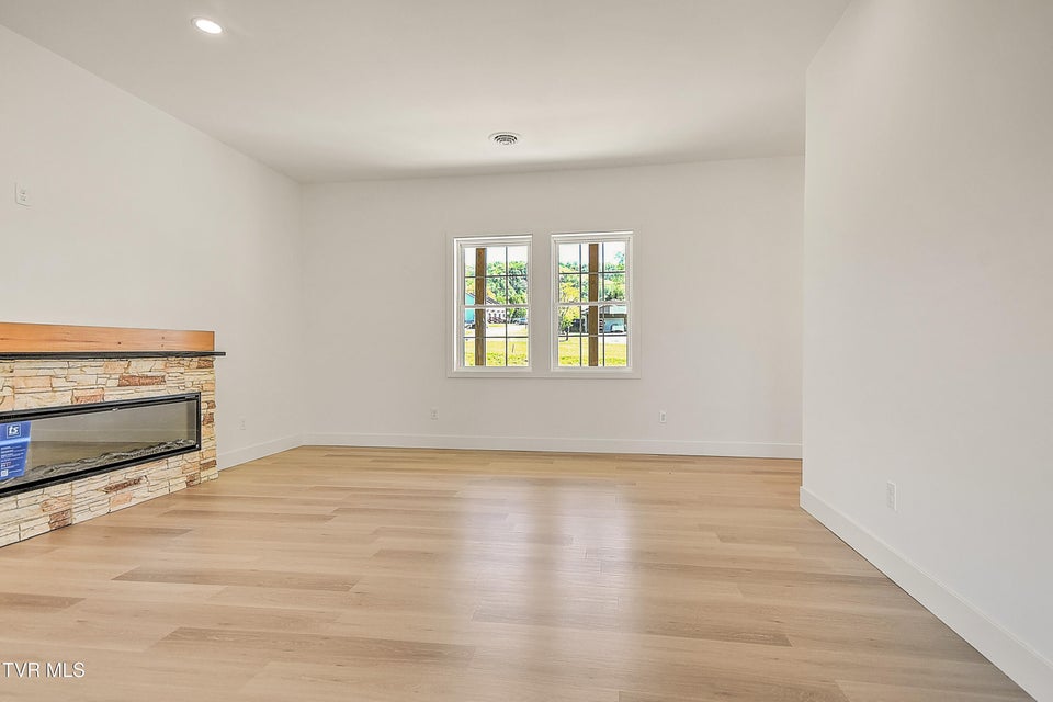 Photo #14: 137 Crestview Drive