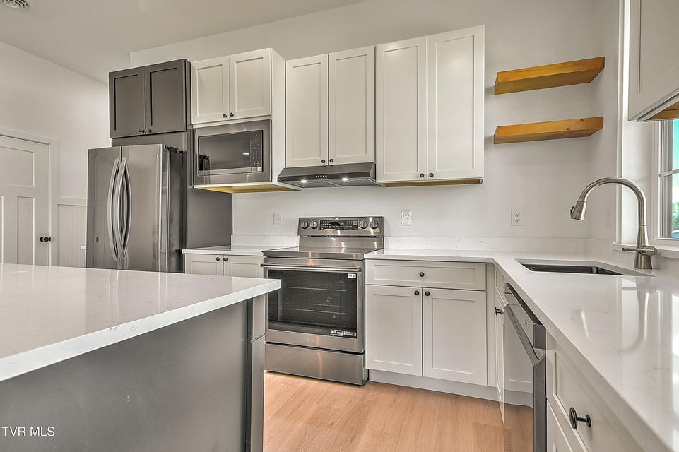 Photo #25: 137 Crestview Drive