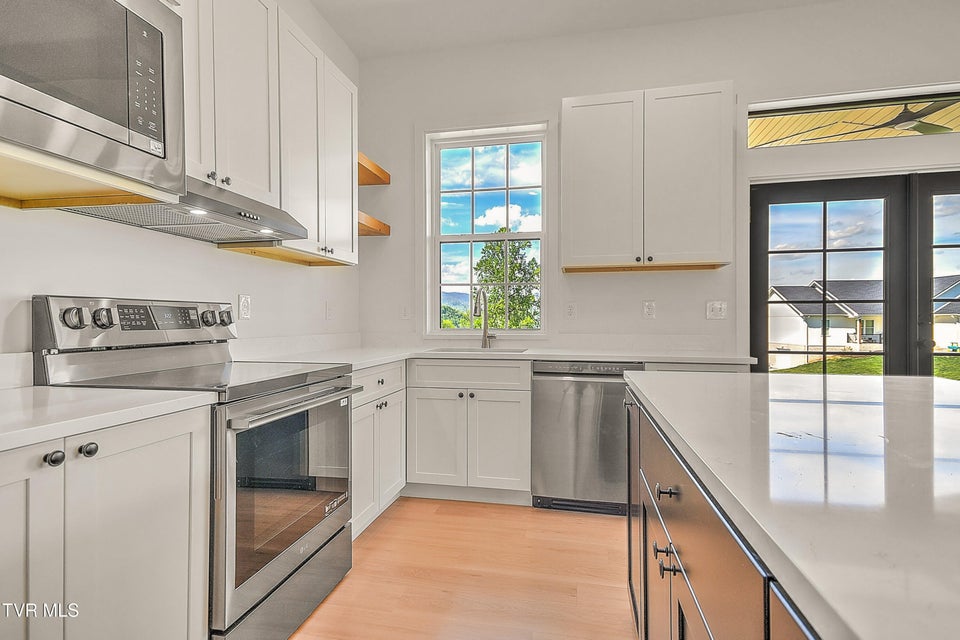 Photo #27: 137 Crestview Drive