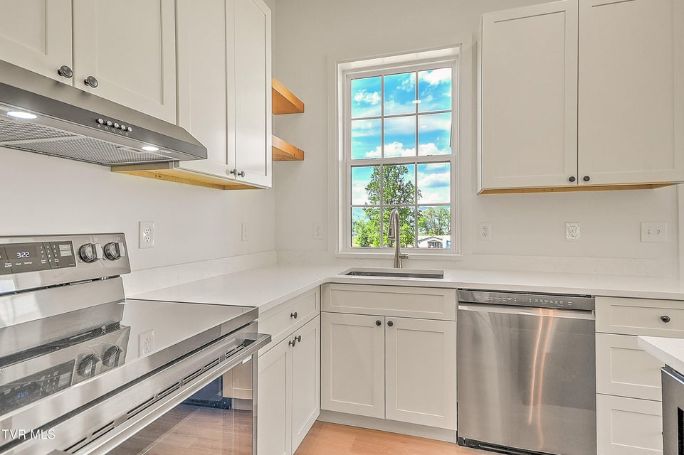 Photo #29: 137 Crestview Drive