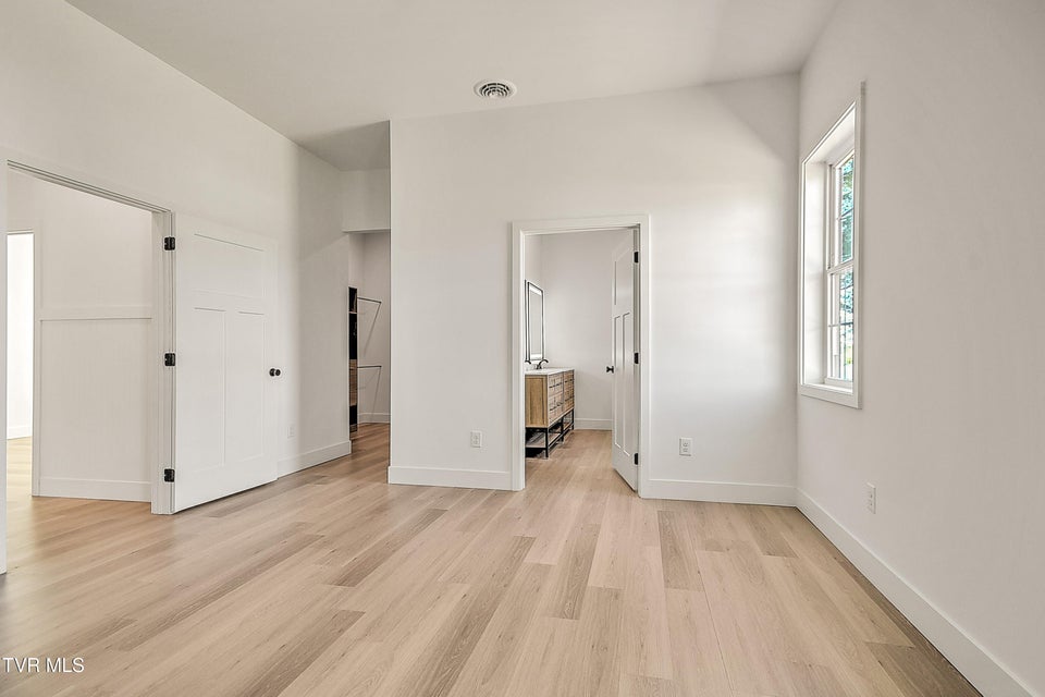 Photo #35: 137 Crestview Drive