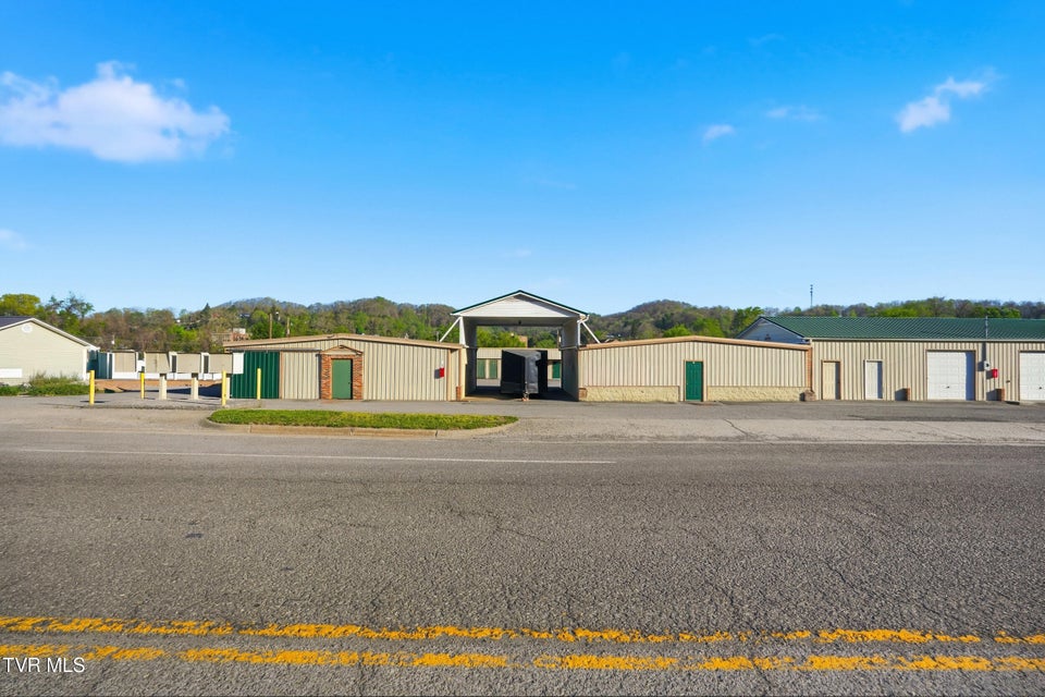 Photo #6: 600 Kentucky Avenue