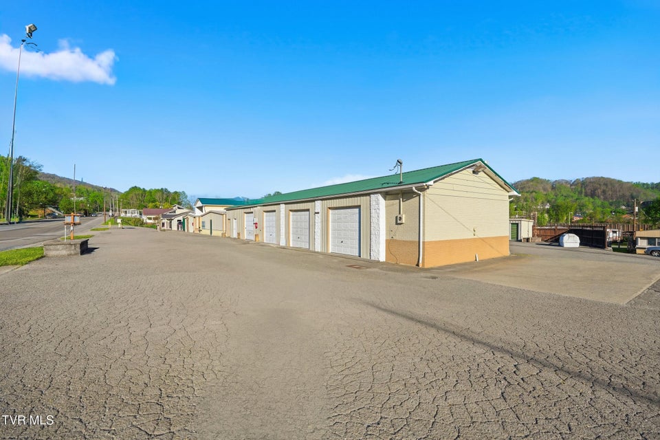 Photo #8: 600 Kentucky Avenue