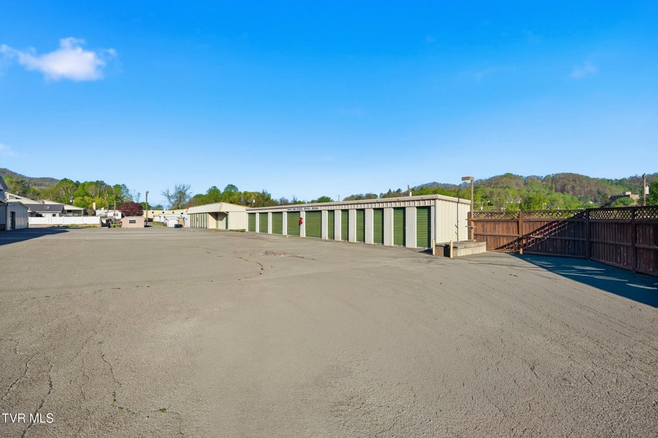 Photo #11: 600 Kentucky Avenue