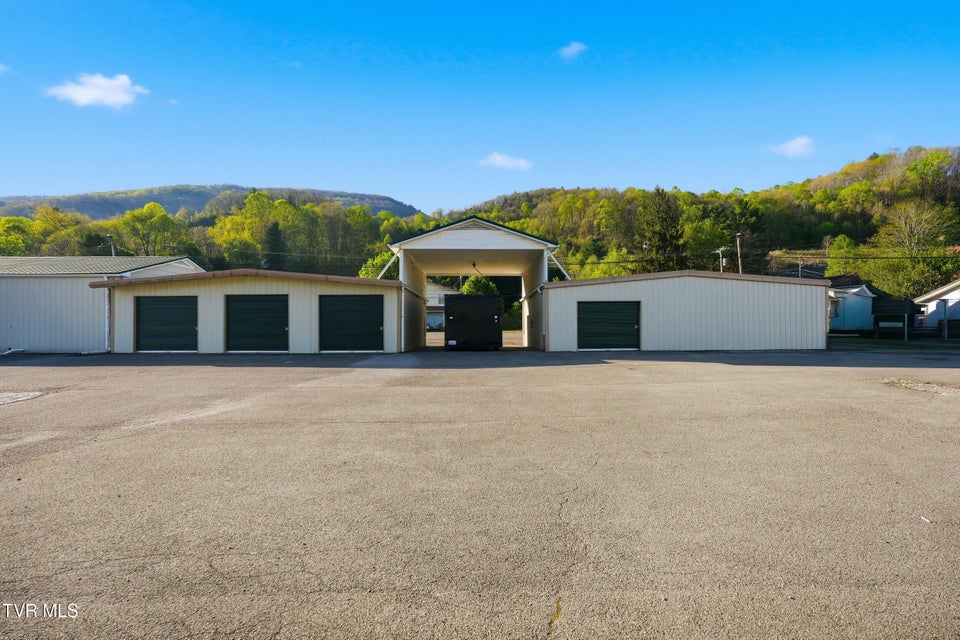 Photo #12: 600 Kentucky Avenue