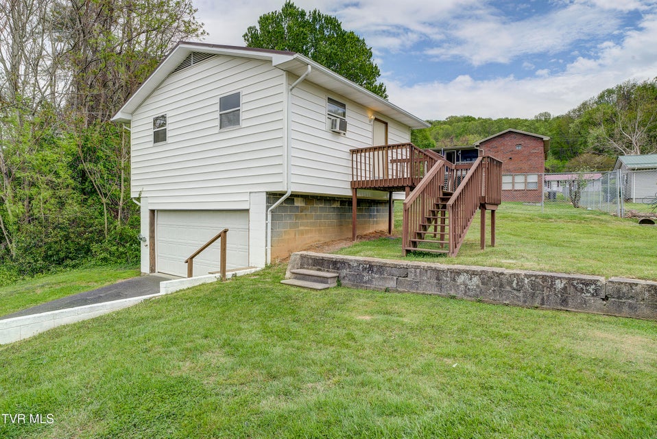 Photo #2: 630 Vinton Avenue