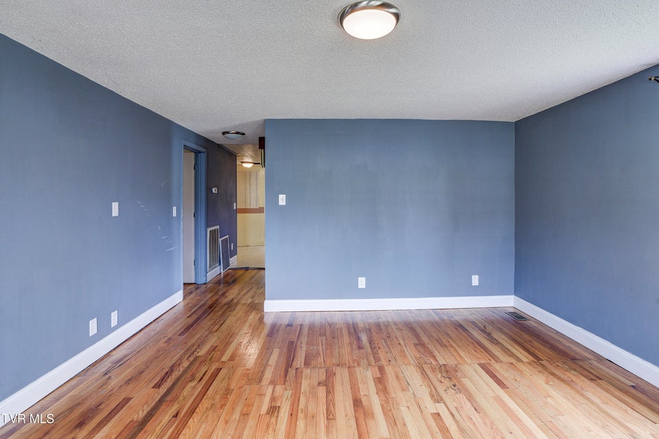 Photo #16: 630 Vinton Avenue