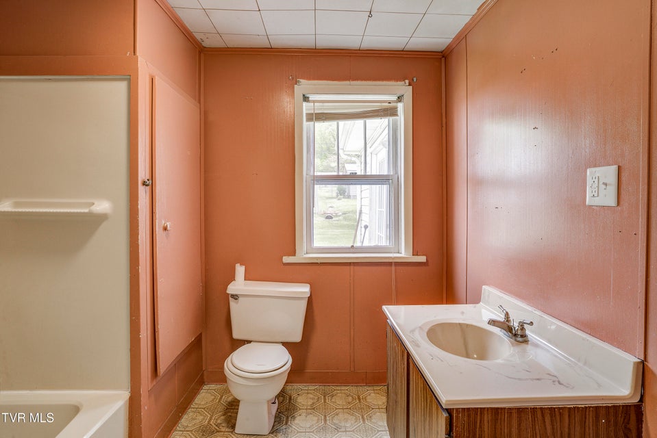 Photo #22: 630 Vinton Avenue