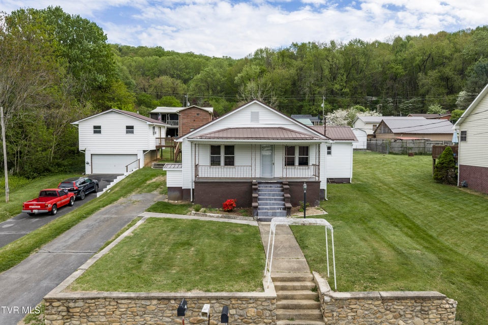 Photo #31: 630 Vinton Avenue