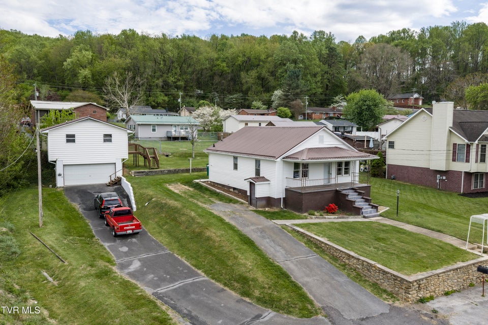 Photo #5: 630 Vinton Avenue