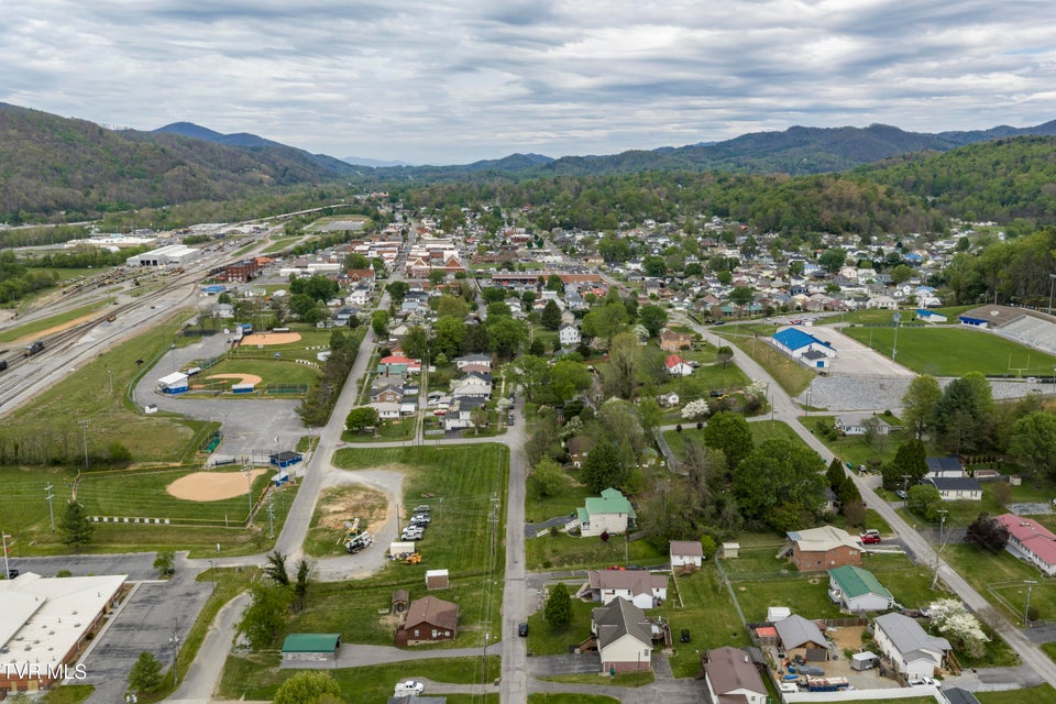 Photo #6: 630 Vinton Avenue