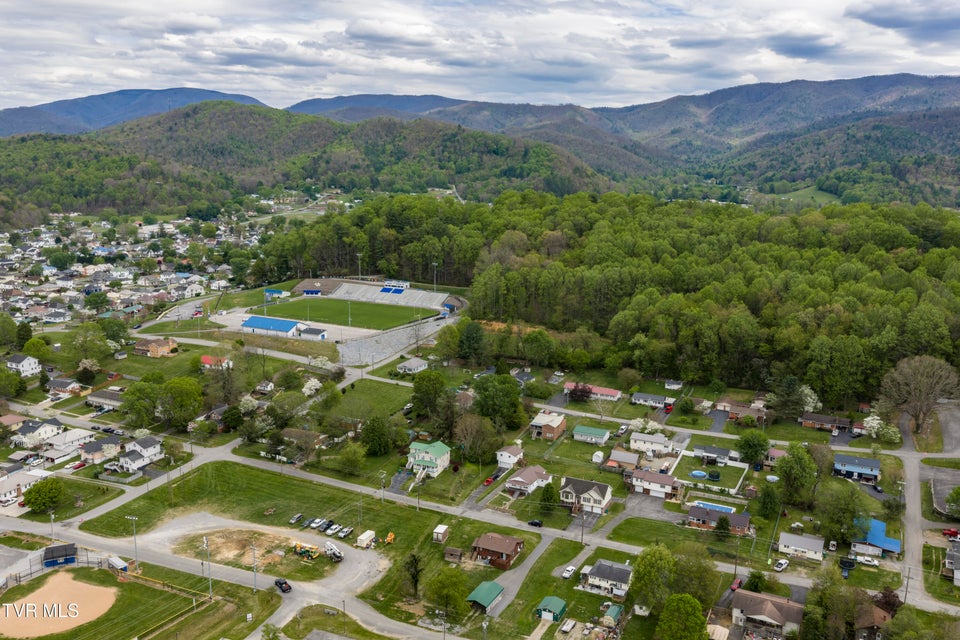 Photo #8: 630 Vinton Avenue