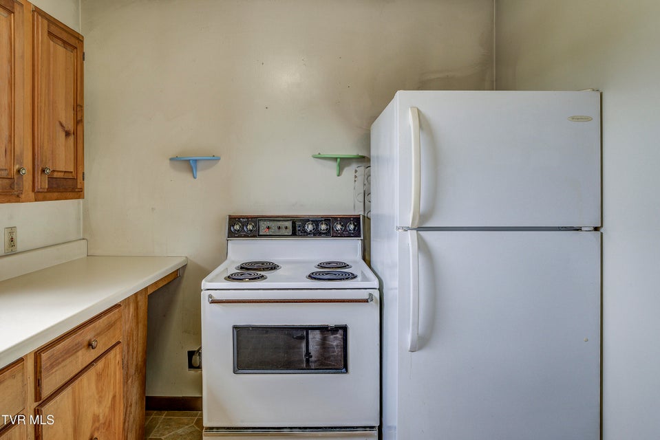 Photo #36: 630 Vinton Avenue