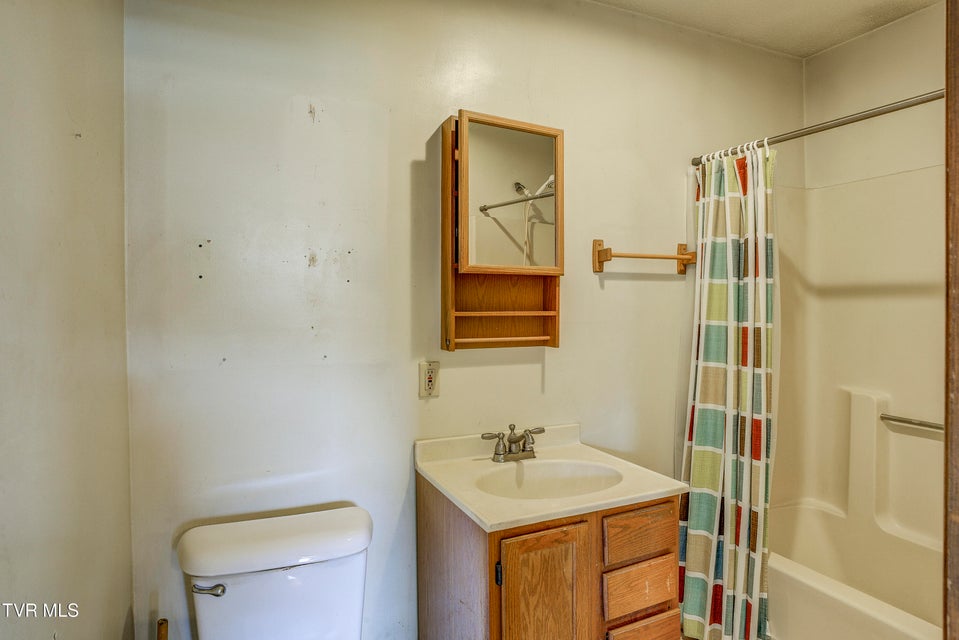 Photo #39: 630 Vinton Avenue