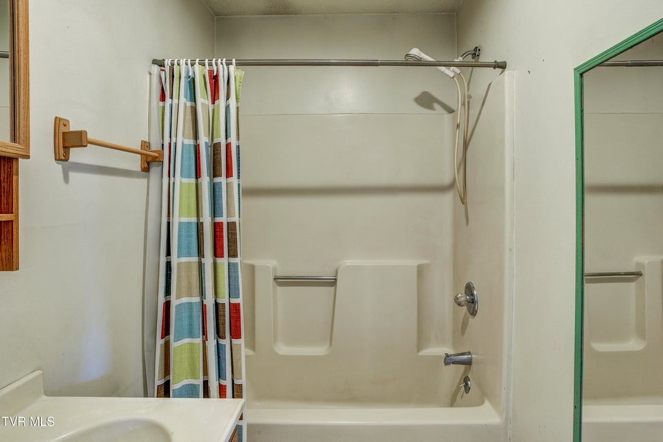 Photo #40: 630 Vinton Avenue