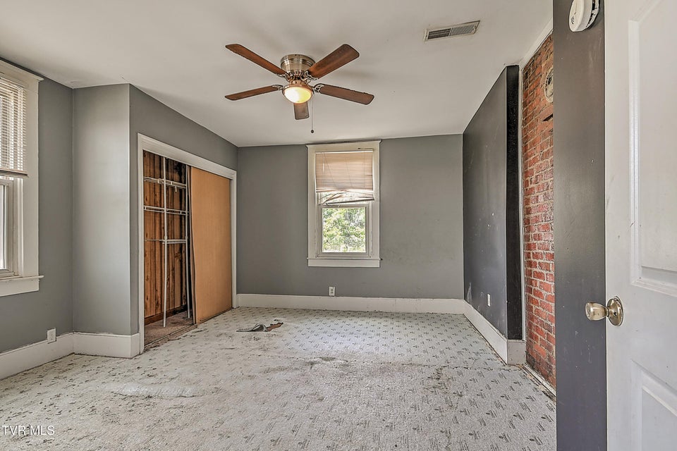 Photo #25: 629 Branch Street