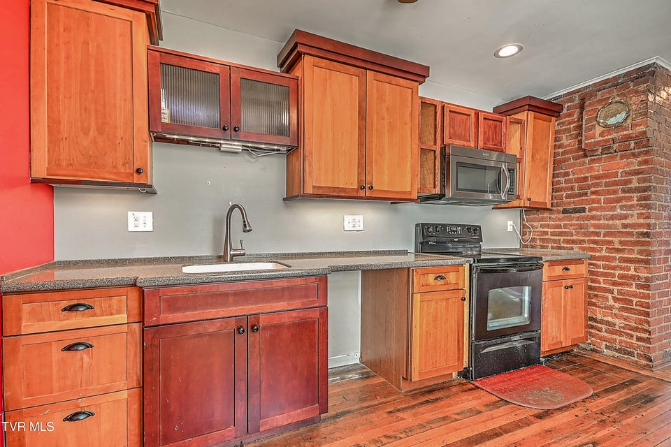 Photo #13: 629 Branch Street