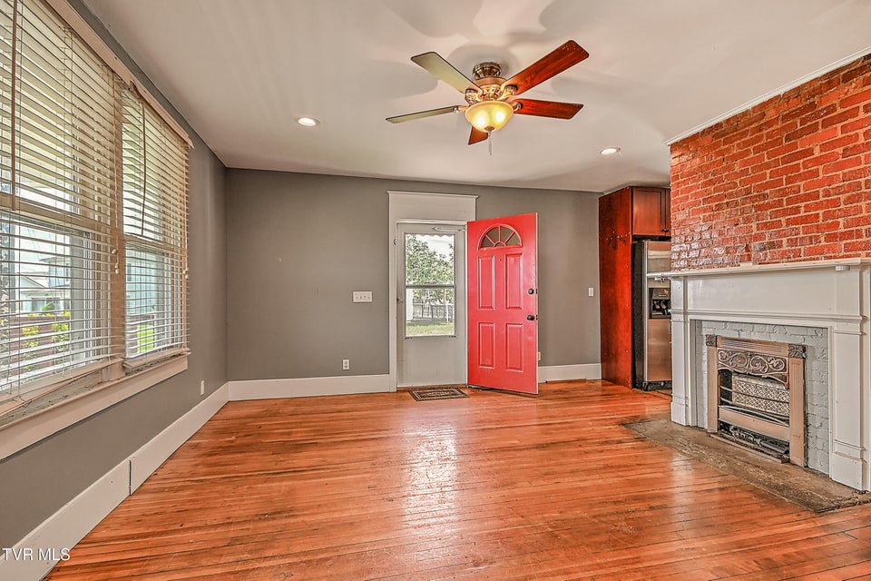 Photo #9: 629 Branch Street