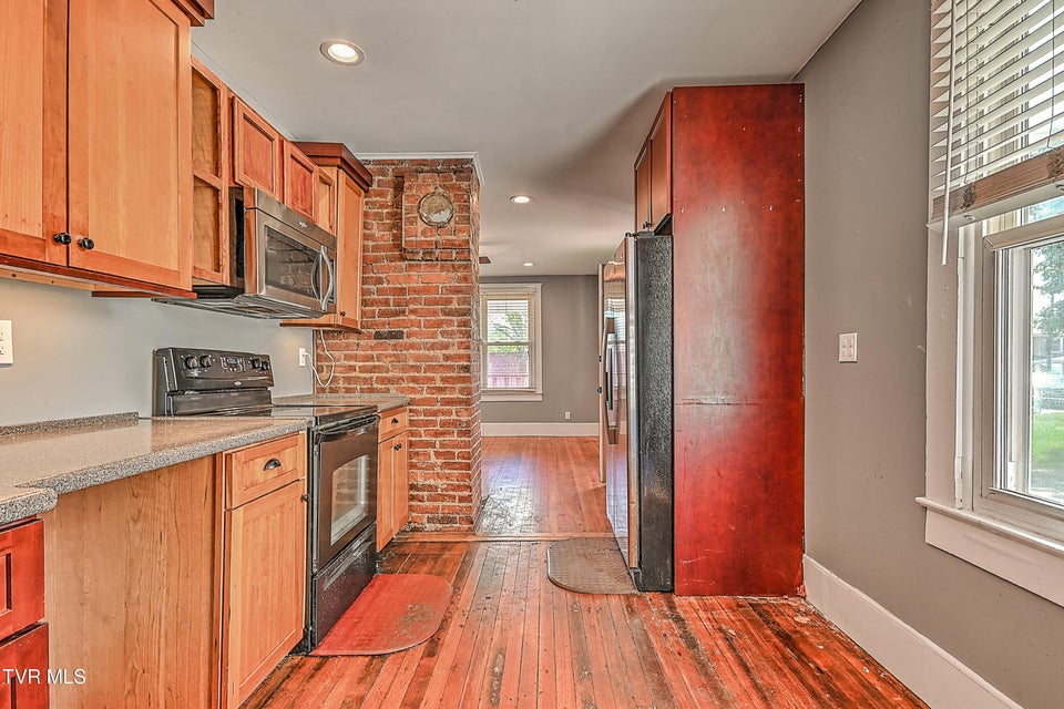 Photo #14: 629 Branch Street