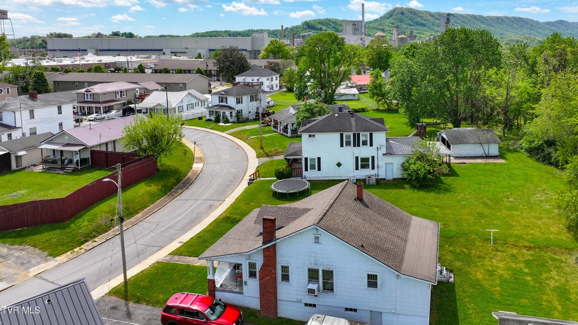 Photo #48: 629 Branch Street