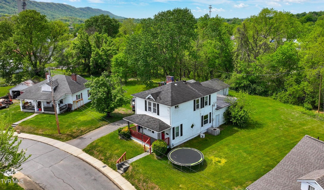 Photo #47: 629 Branch Street