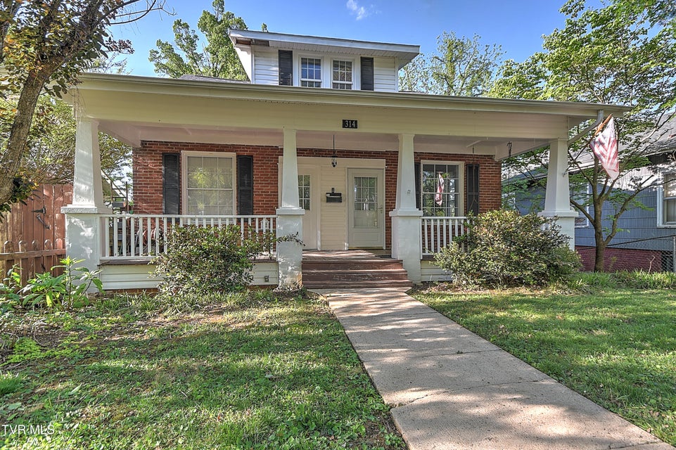 Photo #2: 314 Lamont Street