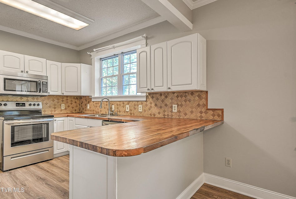 Photo #16: 314 Lamont Street