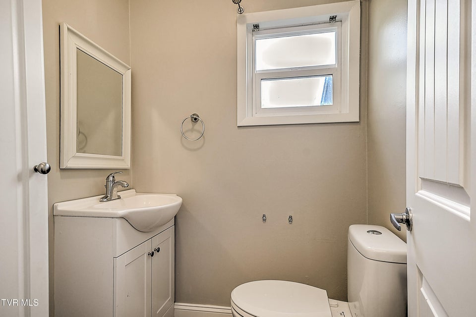 Photo #20: 314 Lamont Street