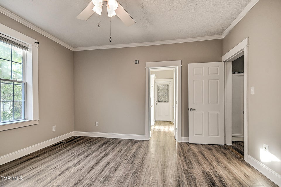 Photo #22: 314 Lamont Street