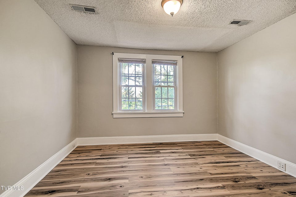 Photo #29: 314 Lamont Street