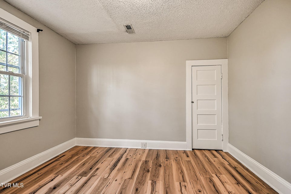 Photo #30: 314 Lamont Street