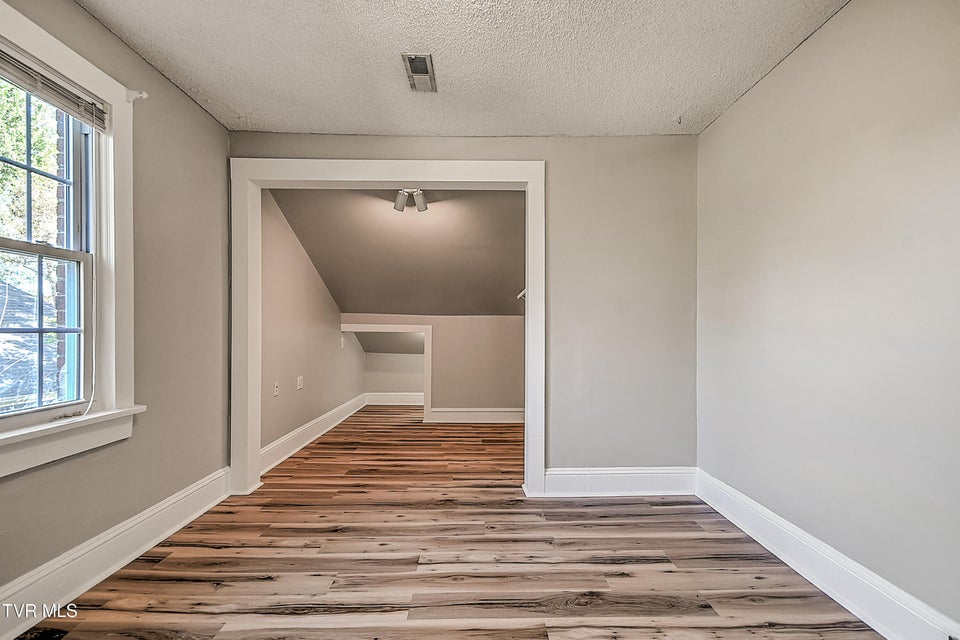 Photo #34: 314 Lamont Street