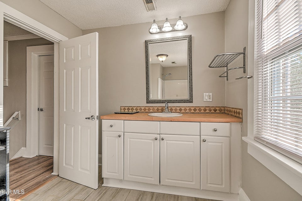 Photo #37: 314 Lamont Street