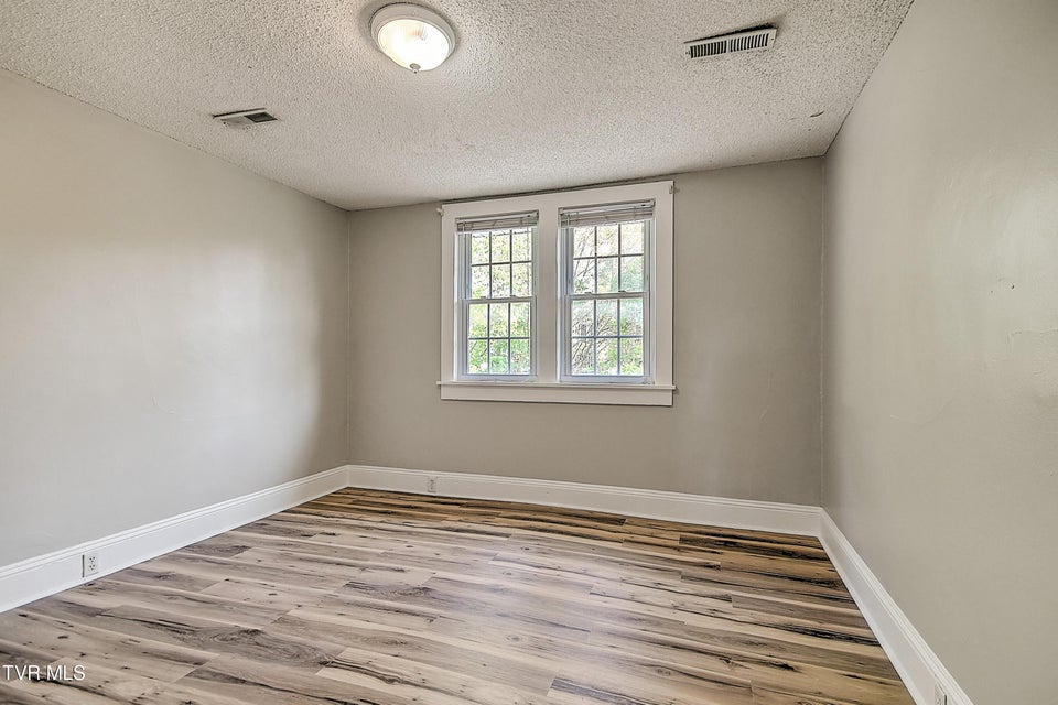 Photo #38: 314 Lamont Street