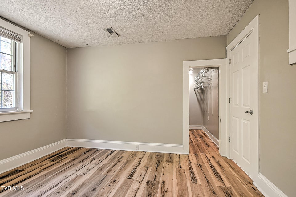 Photo #40: 314 Lamont Street