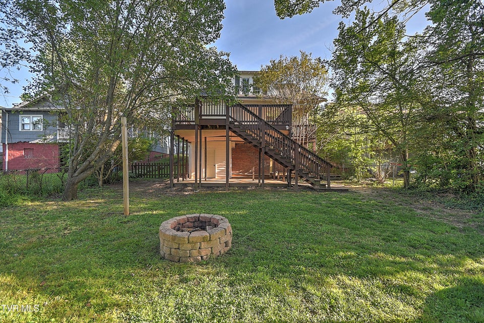 Photo #54: 314 Lamont Street