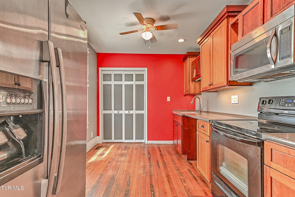 Photo #14: 629 Branch Street