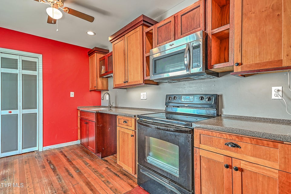 Photo #15: 629 Branch Street