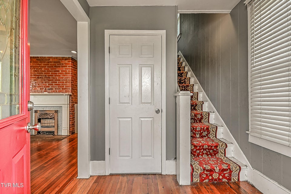 Photo #25: 629 Branch Street